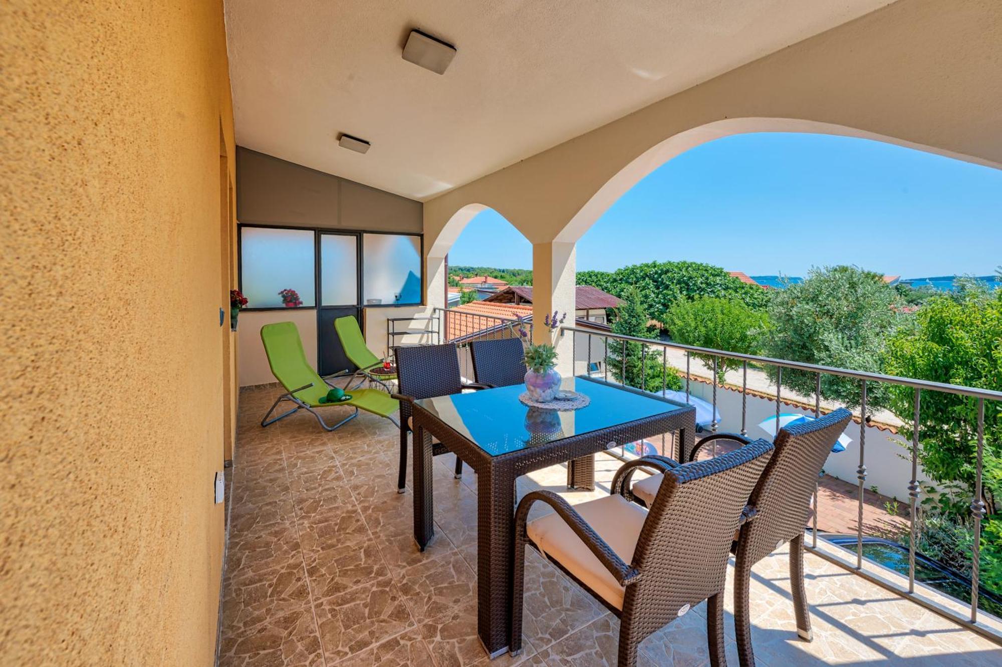 Teuta Apartments - A Beach And A Sea View Peroj Exterior foto